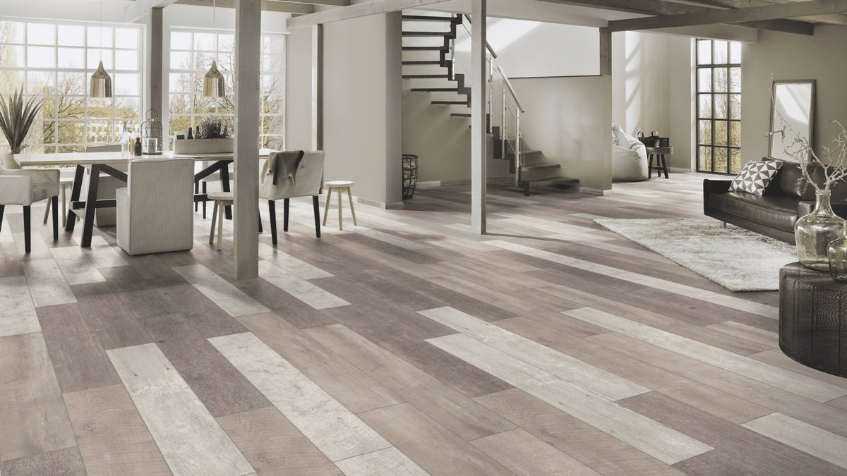 Floer Abgenutzte Dielen Hell Altholz Laminat FLR - 1529 - Solzaleben.de