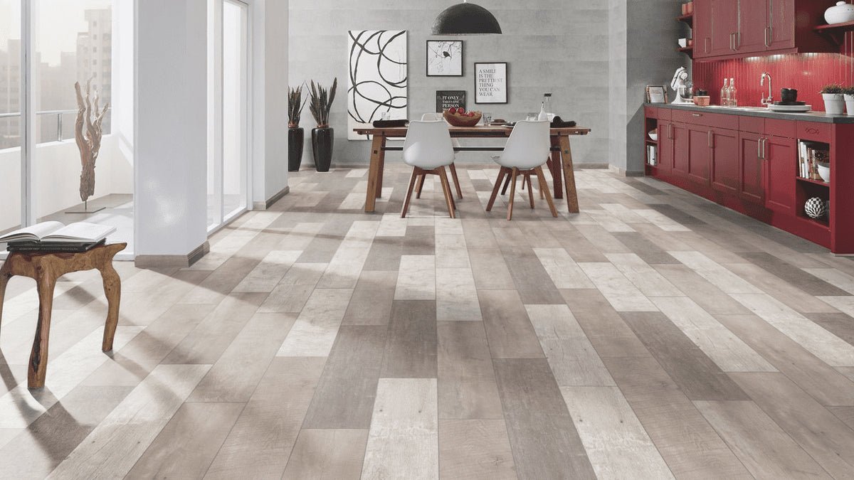 Floer Abgenutzte Dielen Hell Altholz Laminat FLR - 1529 - Solzaleben.de
