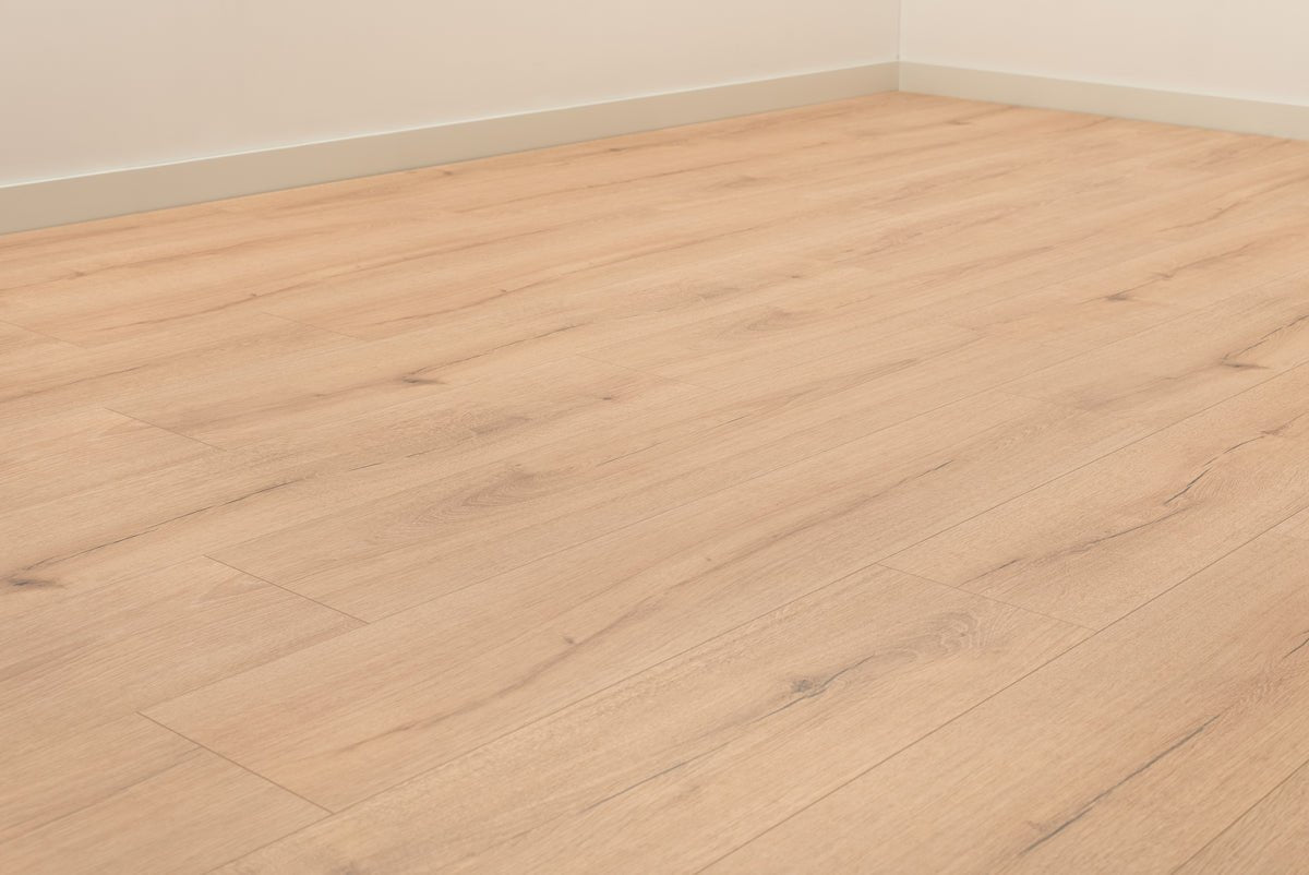 Floer Bergamo Eiche Braun Städte Laminat FLR - 1422 - Solzaleben.de