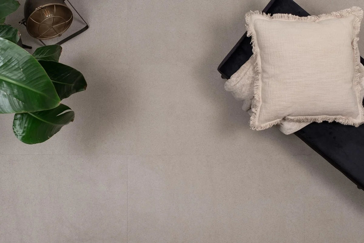 Floer Betonlook Greige Klebe-Vinyl Fliesen FLR-3612 - Solzaleben.de