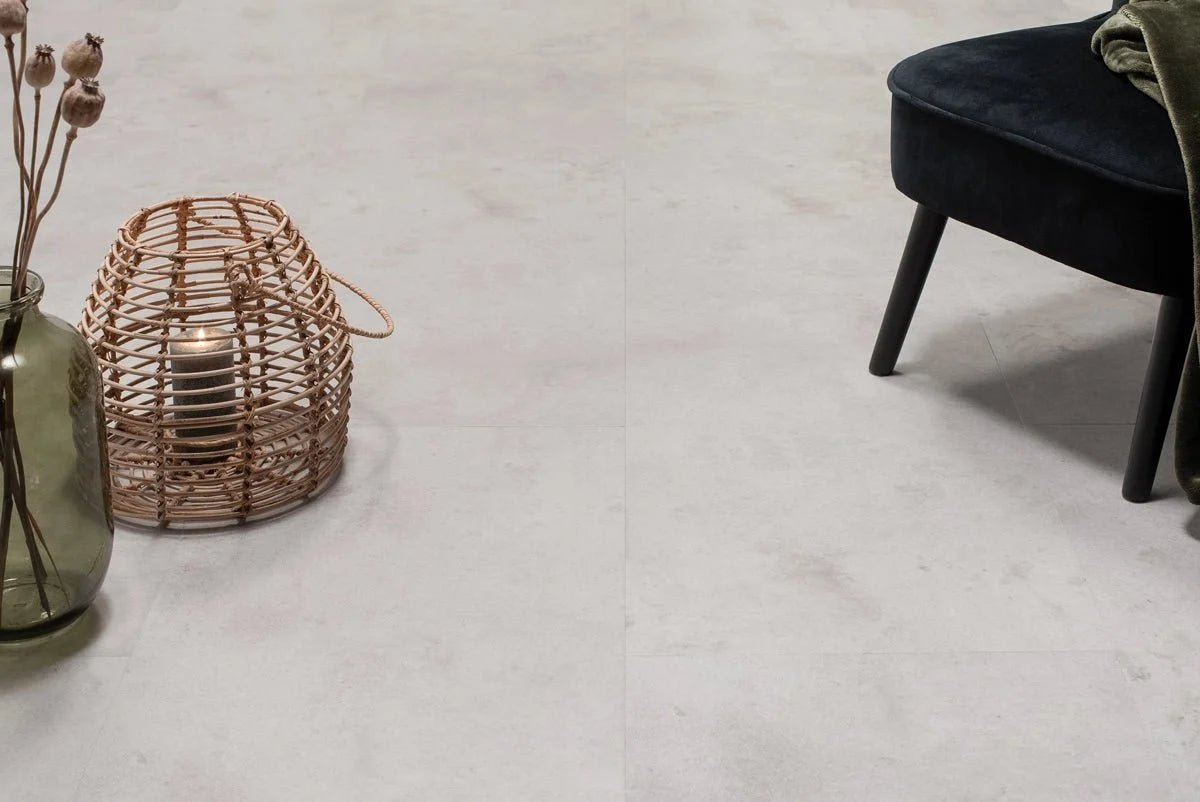 Floer Betonlook Hellgrau Klebe-Vinyl Fliesen FLR-3613 - Solzaleben.de