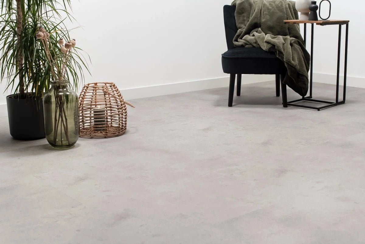 Floer Betonlook Hellgrau Klebe-Vinyl Fliesen FLR-3613 - Solzaleben.de