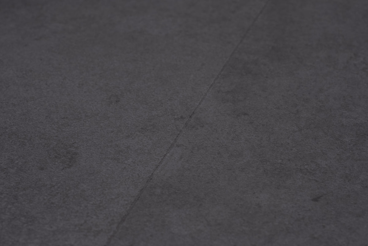 Floer Betonlook Schwarz Klebe - Vinyl Fliesen FLR - 3610 - Solzaleben.de