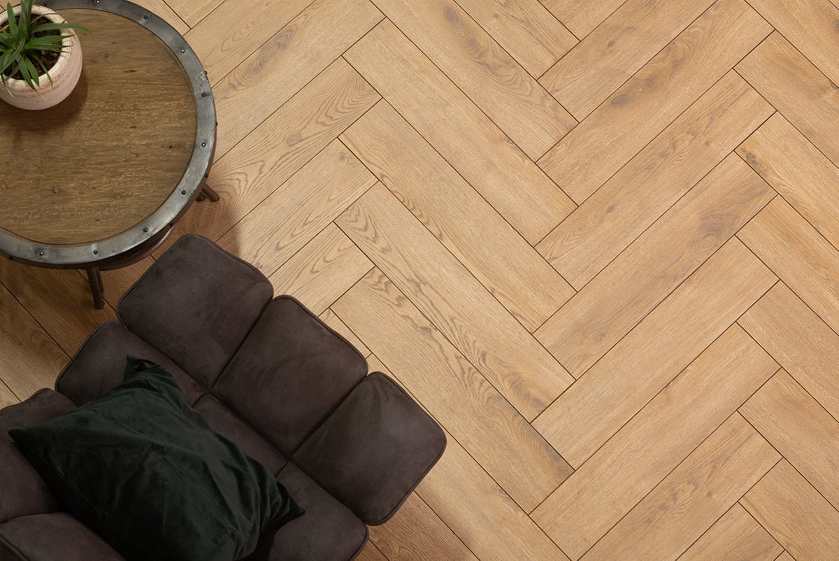 Floer Braun Eiche Fishgrät Laminat FLR - 1610 - Solzaleben.de