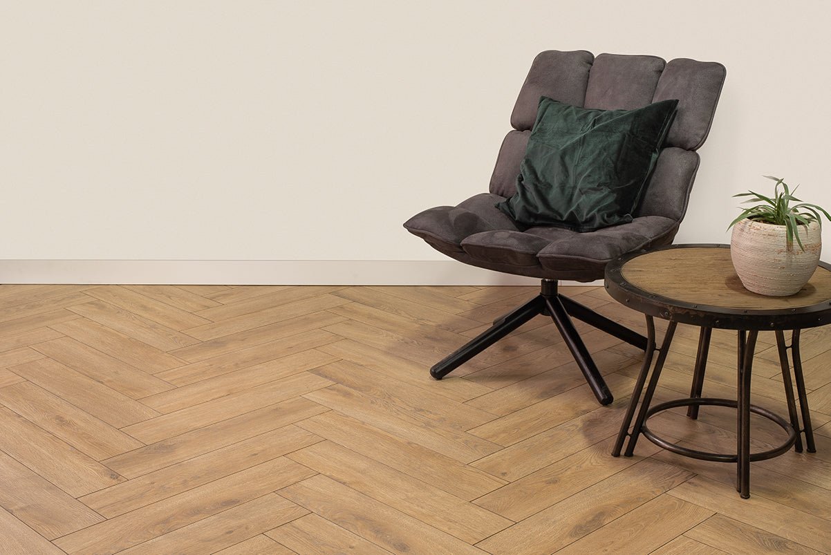 Floer Braun Eiche Fishgrät Laminat FLR - 1610 - Solzaleben.de