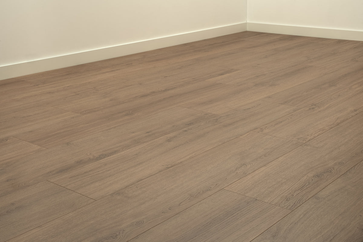 Floer Dublin Dunkelbraun Eiche Städte Laminat FLR - 1423 - Solzaleben.de