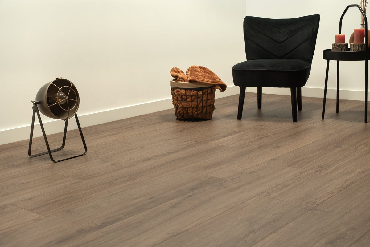 Floer Dublin Dunkelbraun Eiche Städte Laminat FLR - 1423 - Solzaleben.de
