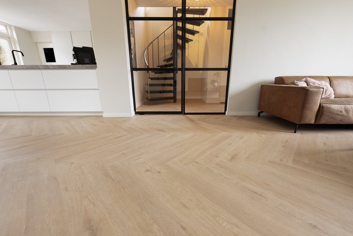 Floer Gaia Graubeige Walfischgrät Klebe-Vinyl FLR-3527 - Solzaleben.de