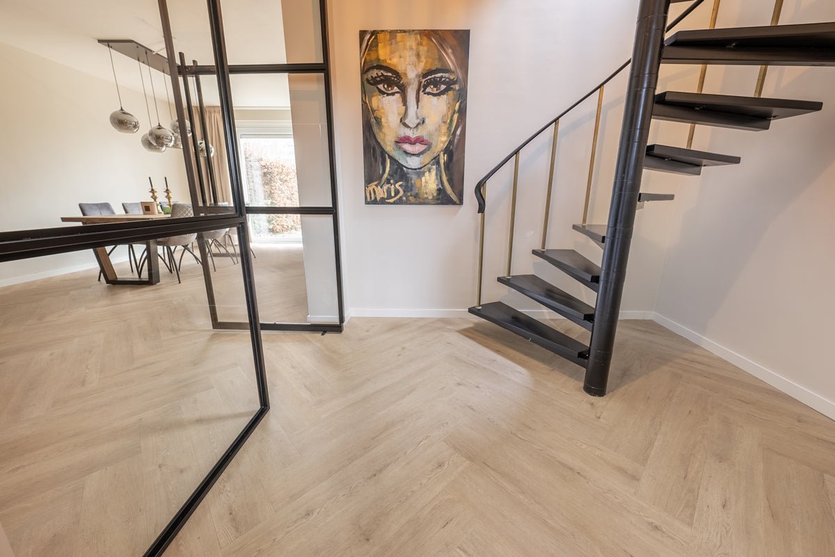 Floer Gaia Graubeige Walfischgrät Klebe-Vinyl FLR-3527 - Solzaleben.de