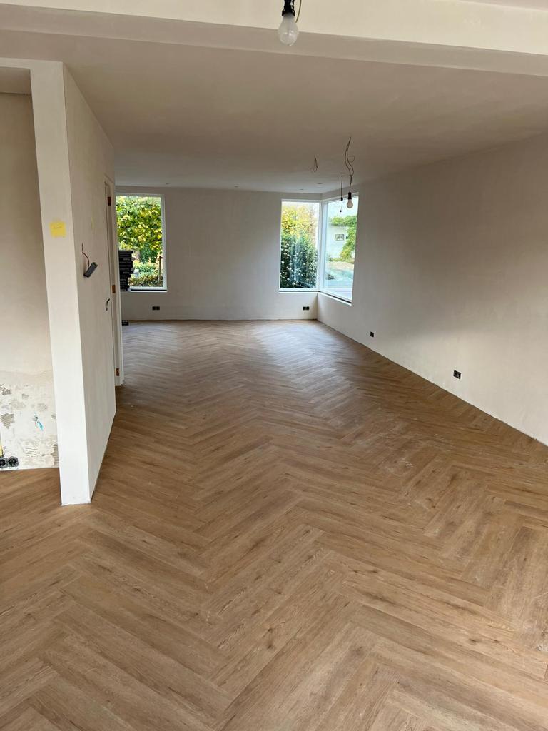 Floer Gaia Graubeige Walfischgrät Klebe-Vinyl FLR-3527 - Solzaleben.de