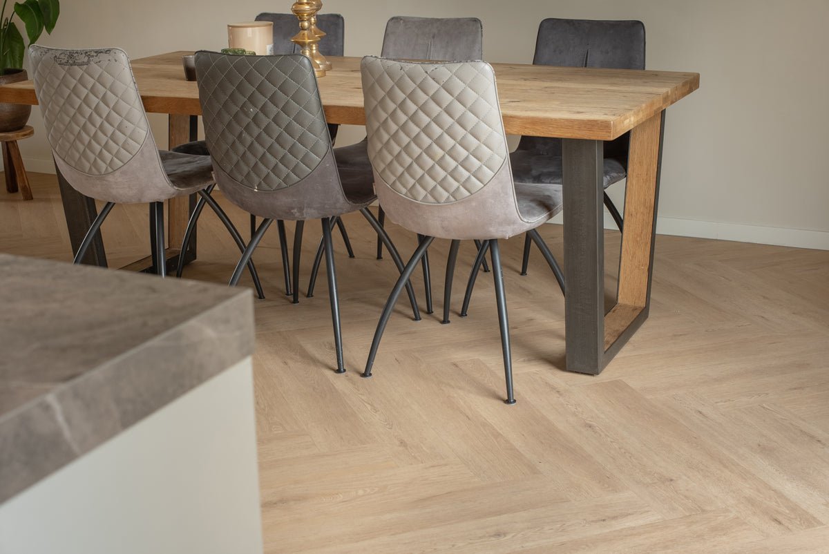 Floer Gaia Graubeige Walfischgrät Klebe - Vinyl FLR - 3527 - Solzaleben.de