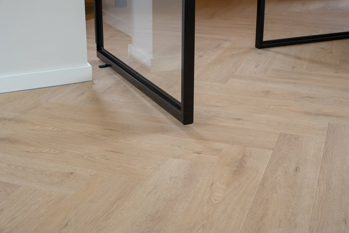 Floer Gaia Graubeige Walfischgrät Klebe - Vinyl FLR - 3527 - Solzaleben.de