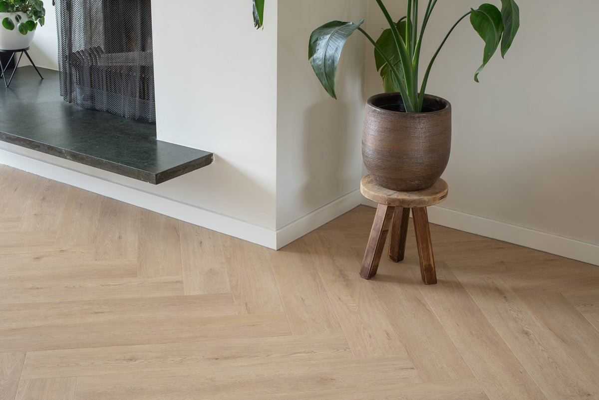 Floer Gaia Graubeige Walfischgrät Klebe - Vinyl FLR - 3527 - Solzaleben.de