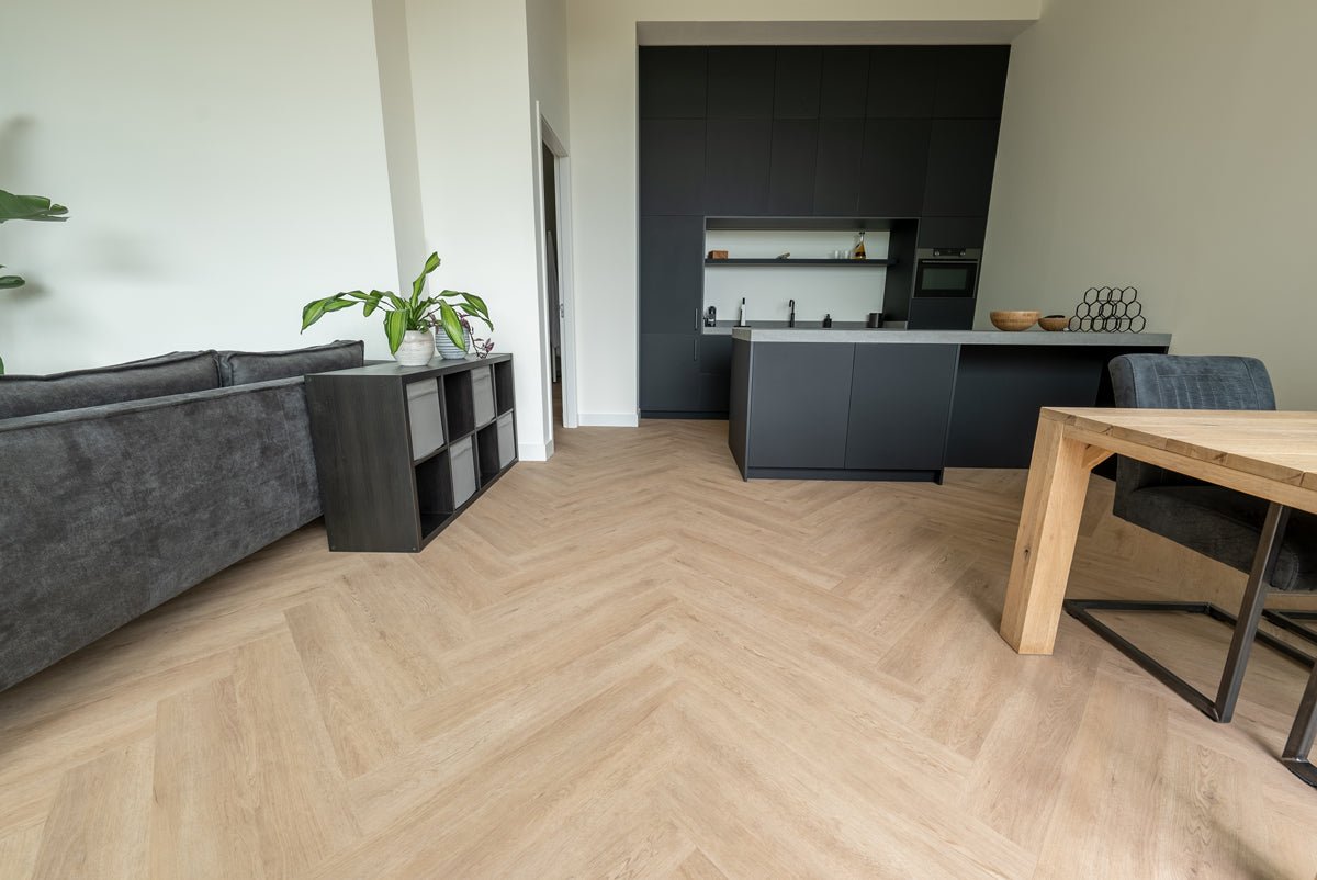 Floer Gaia Graubeige Walfischgrät Klebe - Vinyl FLR - 3527 - Solzaleben.de