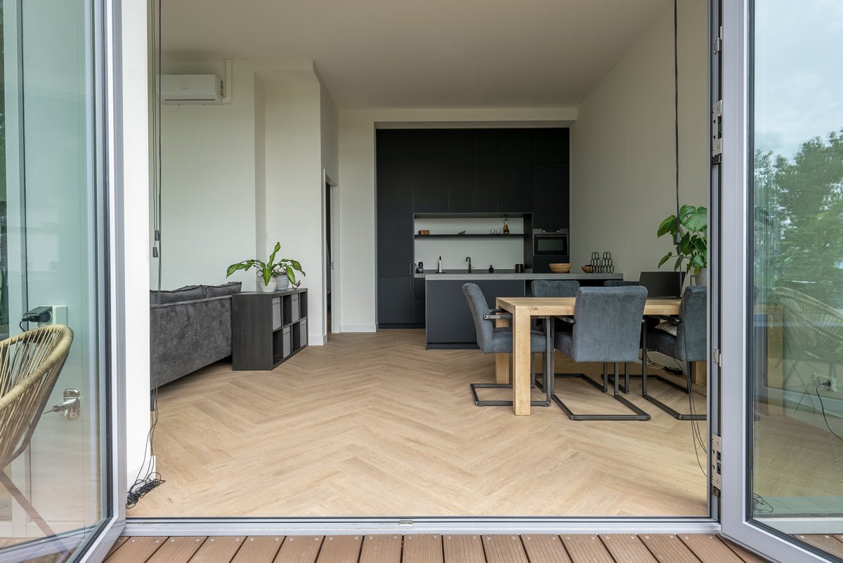 Floer Gaia Graubeige Walfischgrät Klebe - Vinyl FLR - 3527 - Solzaleben.de