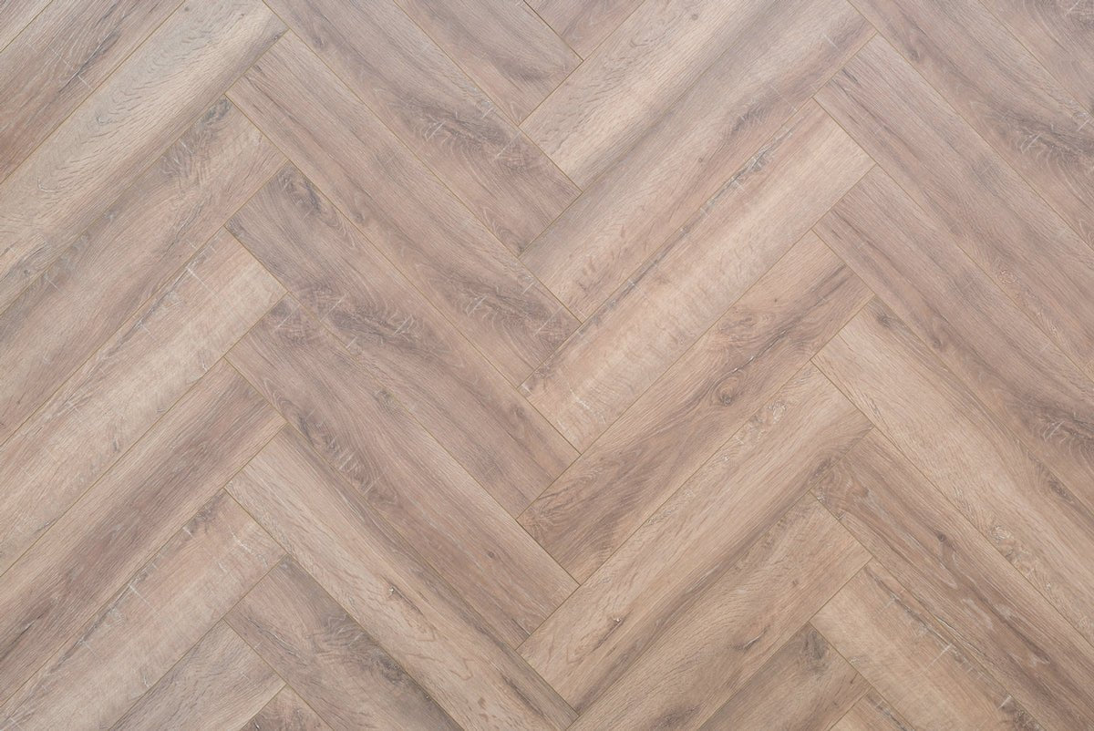 Floer Geräuchert Weiß Eiche Fishgrät Laminat FLR - 1607 - Solzaleben.de