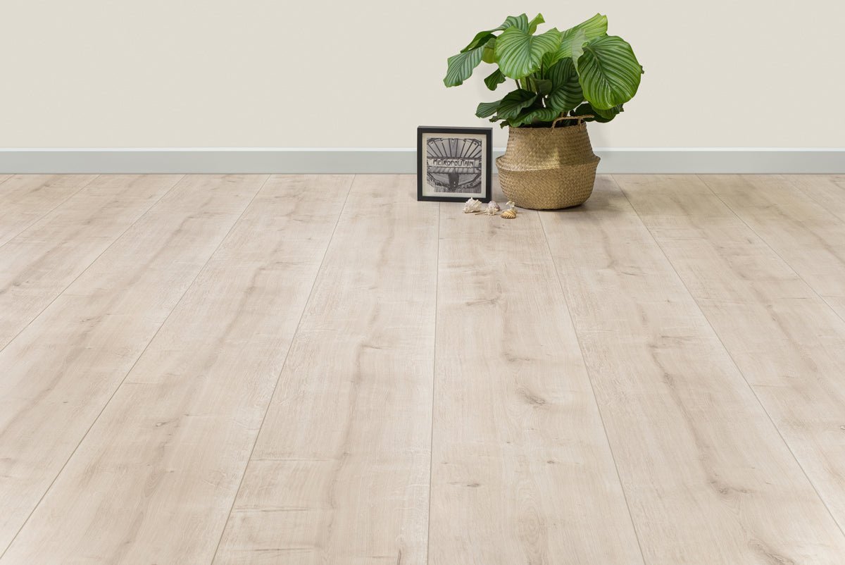 Floer Helle Eiche Landhaus Laminat FLR-1026 - Solzaleben.de