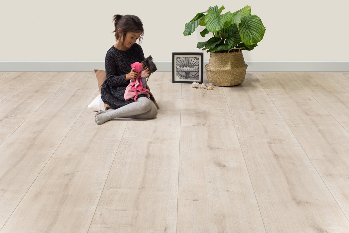 Floer Helle Eiche Landhaus Laminat FLR-1026 - Solzaleben.de