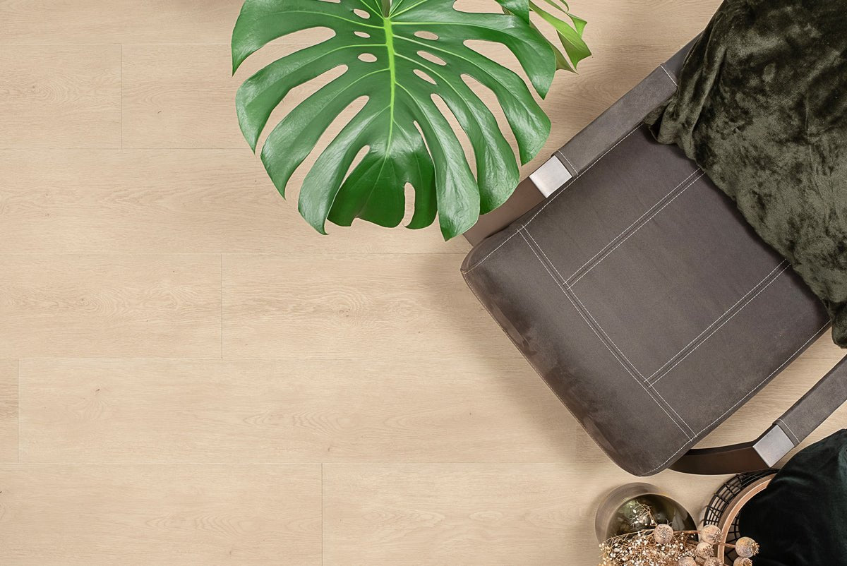 Floer Lavenham Hellbraun Eiche Dörfer Klebe-Vinyl FLR-3037 - Solzaleben.de