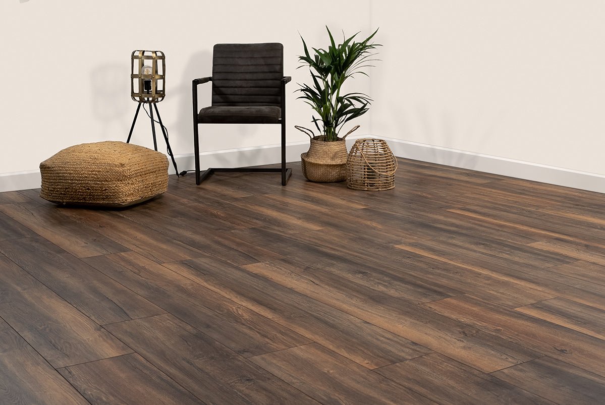 Floer Raue Dunkle Eiche Altholz Laminat FLR - 1531 - Solzaleben.de