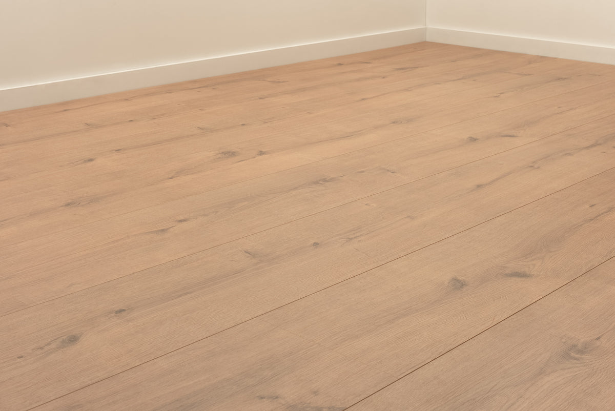 Floer Robuste Braune Eiche Landhaus Laminat FLR - 1036 - Solzaleben.de