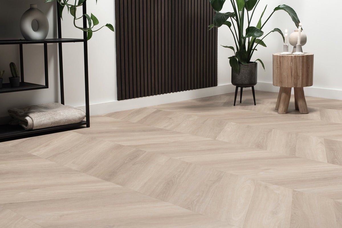 Floer Unbehandelt Eiche Chevron Klebe-Vinyl FLR-3570 - Solzaleben.de