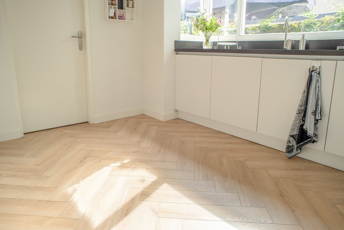 Floer Unbehandelt Eiche Fishgrät Laminat FLR - 1606 - Solzaleben.de