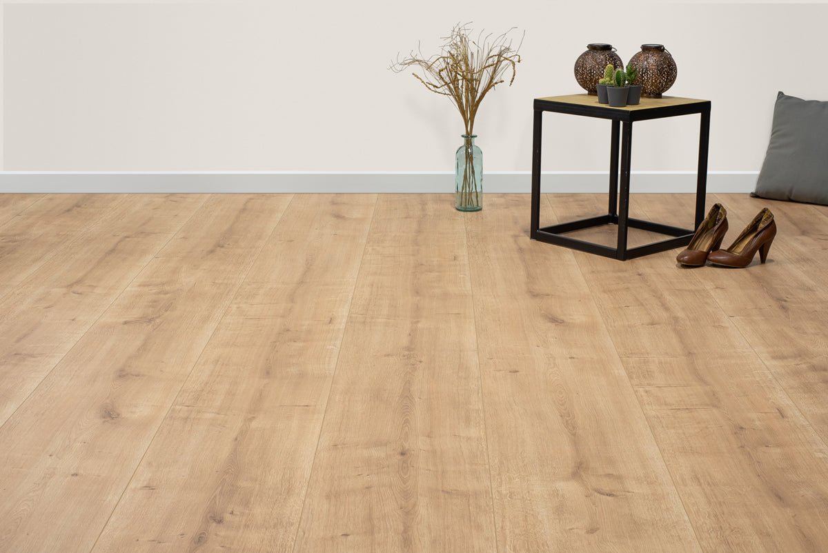 Floer Unbehandelte Eiche Landhaus Laminat FLR - 1029 - Solzaleben.de