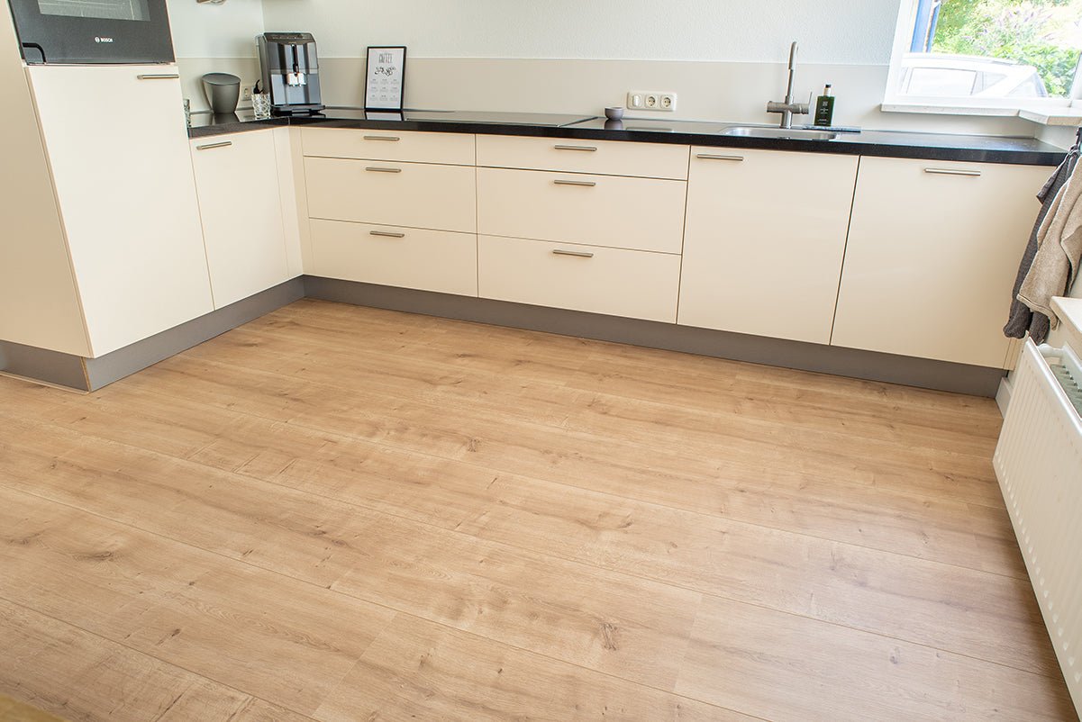 Floer Unbehandelte Eiche Landhaus Laminat FLR - 1029 - Solzaleben.de