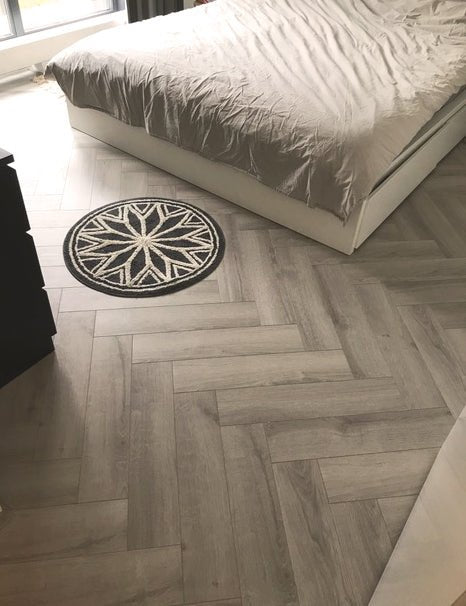 Floer Vergraute Eiche Fishgrät Laminat FLR - 1602 - Solzaleben.de