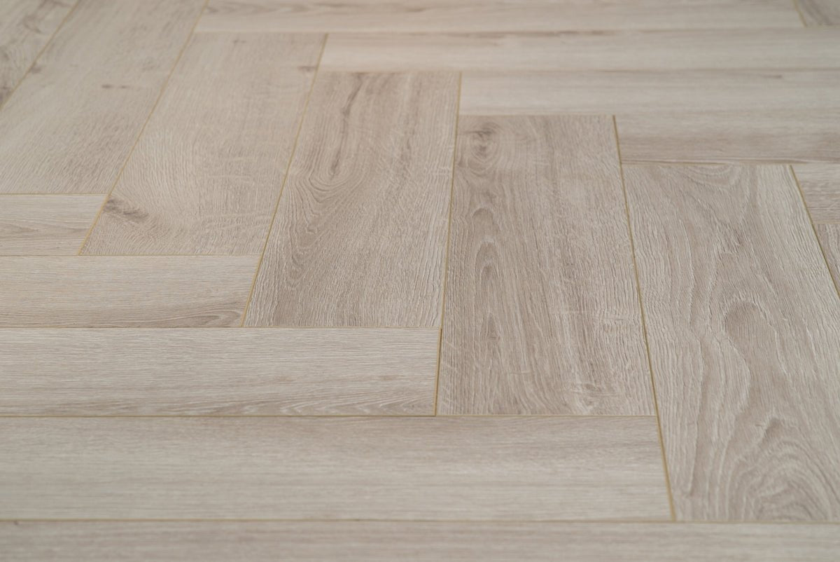 Floer Vergraute Eiche Fishgrät Laminat FLR - 1602 - Solzaleben.de