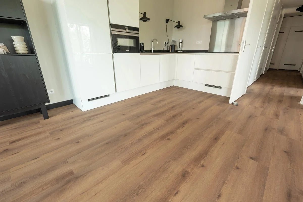 Floer Warth Nussbraun Eiche Dörfer Klebe-Vinyl FLR-3046 - Solzaleben.de