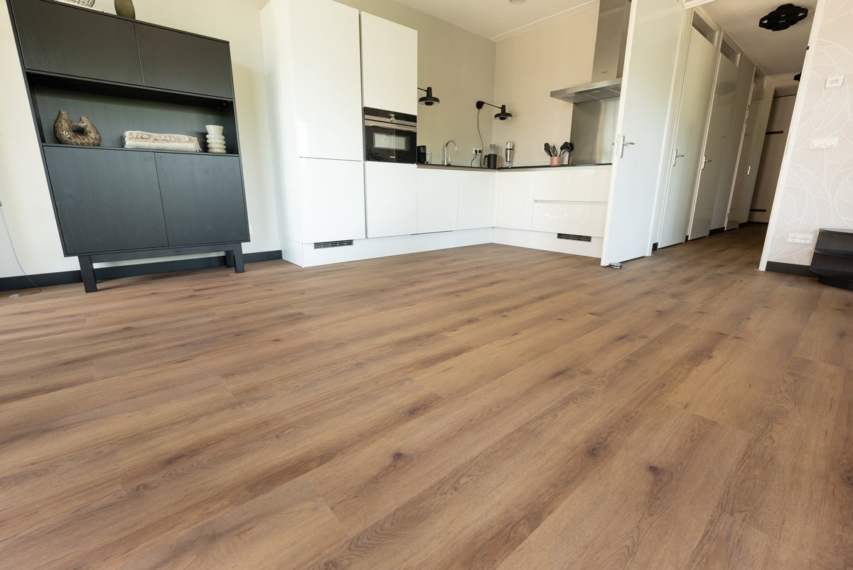 Floer Warth Nussbraun Eiche Dörfer Klebe - Vinyl FLR - 3046 - Solzaleben.de