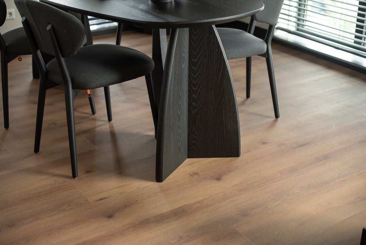Floer Warth Nussbraun Eiche Dörfer Klebe - Vinyl FLR - 3046 - Solzaleben.de