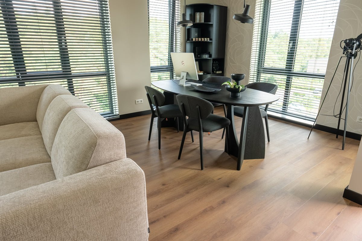 Floer Warth Nussbraun Eiche Dörfer Klebe - Vinyl FLR - 3046 - Solzaleben.de