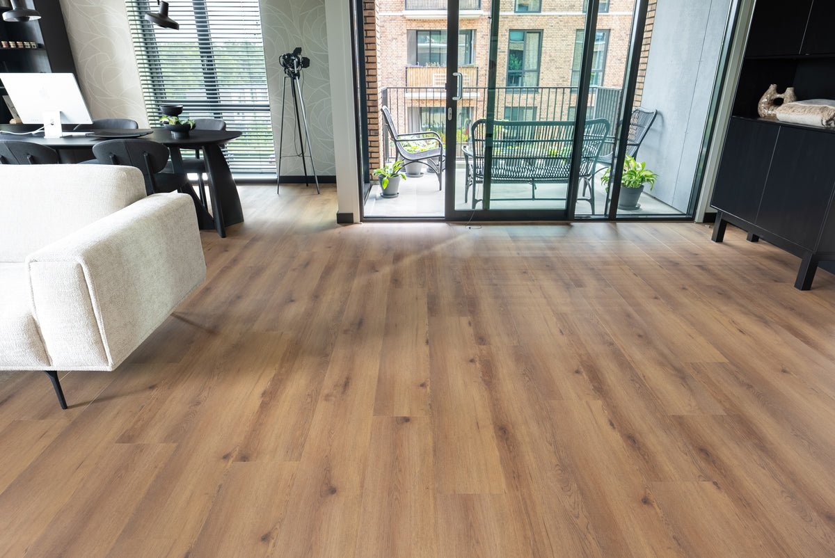 Floer Warth Nussbraun Eiche Dörfer Klebe - Vinyl FLR - 3046 - Solzaleben.de