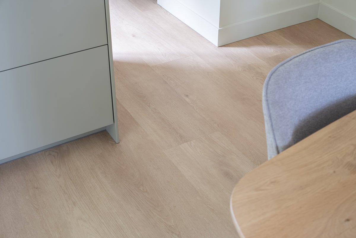 Floer Weiß Eiche Landhaus Klebe - Vinyl FLR - 3232 - Solzaleben.de