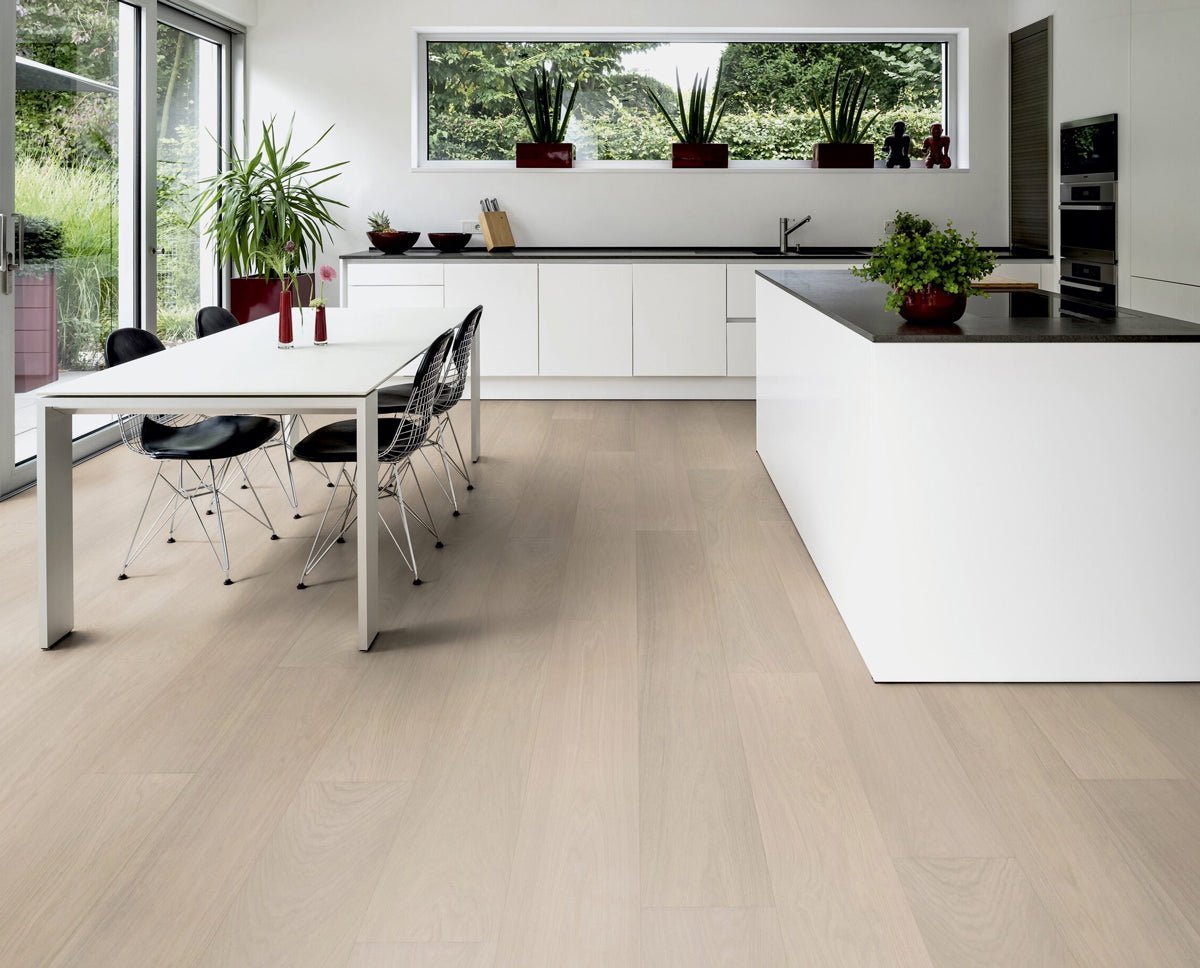 Floer Weiß Eiche Subtil Hybrid Holz FLR-5010 - Solzaleben.de