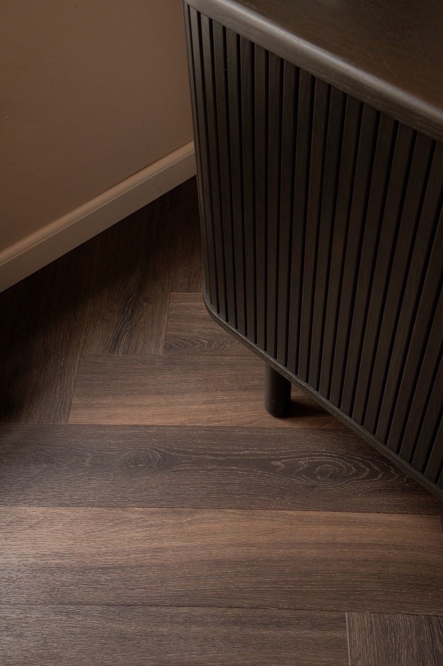 Solza Desio Dark Walfischgrät Klebe-Vinyl SLZ-5024 - Solzaleben.de