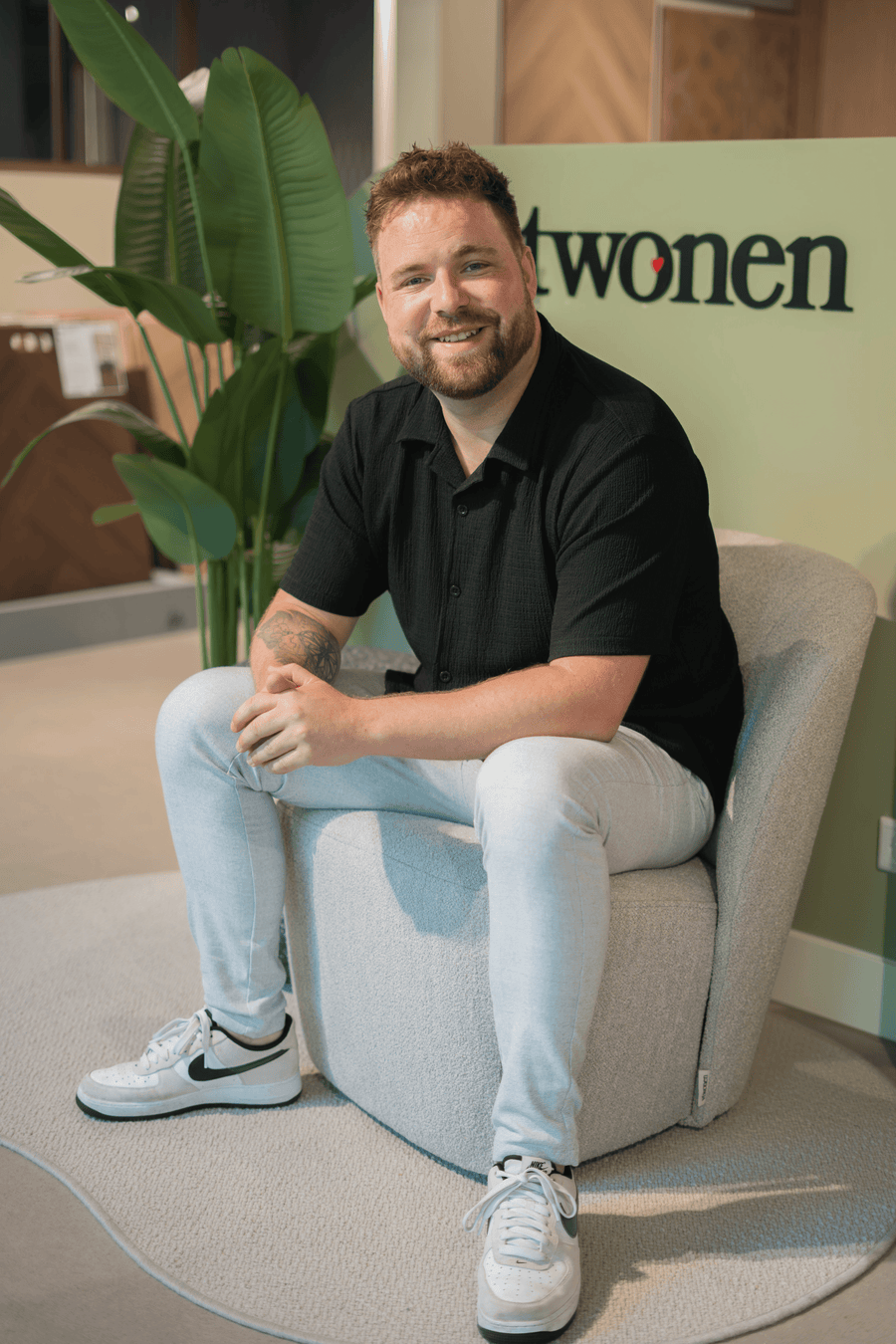 Jorik van der Heide im Showroom von Solza in Alphen aan den Rijn